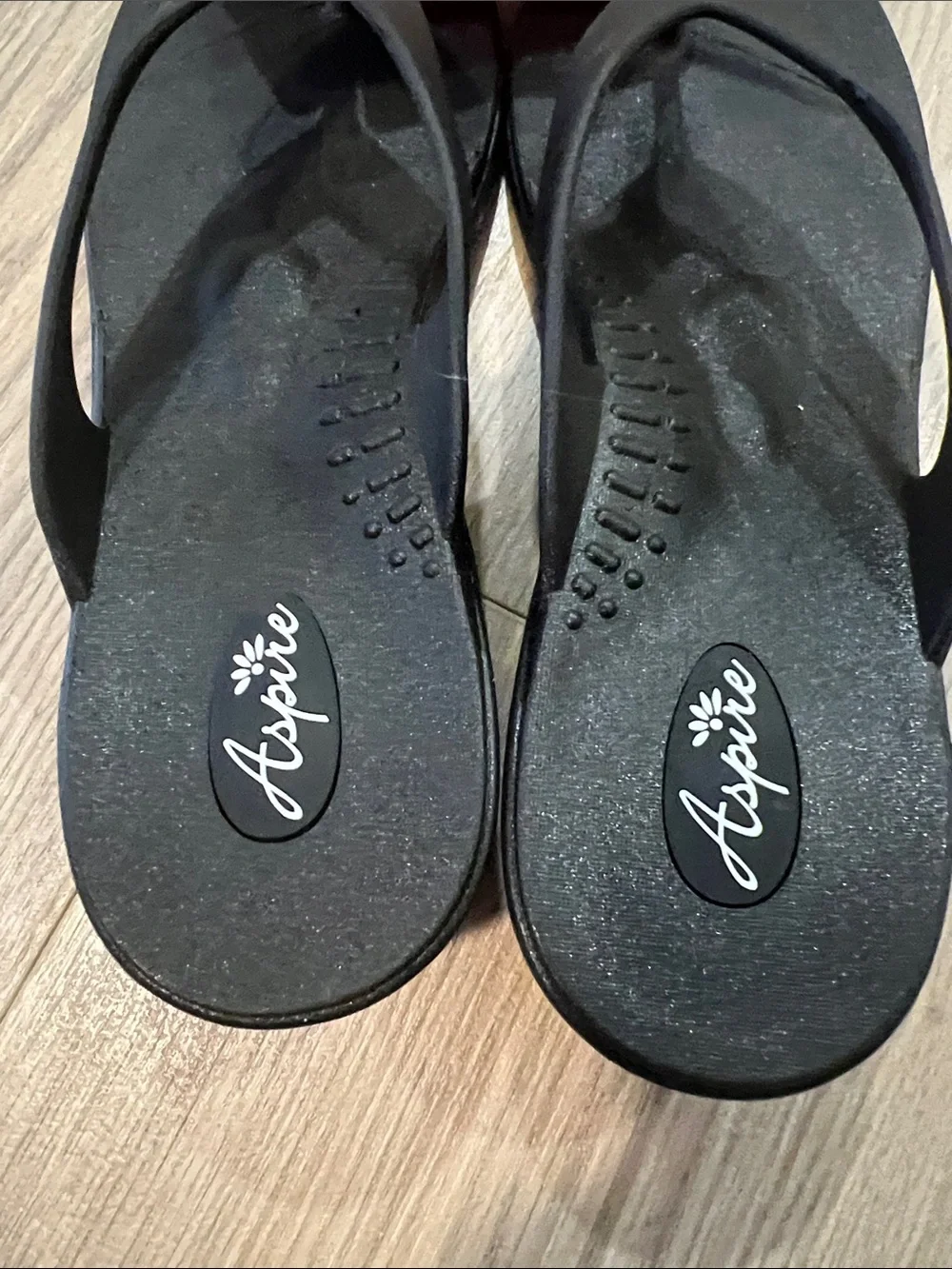 Women's Black Comfort Flip Flops